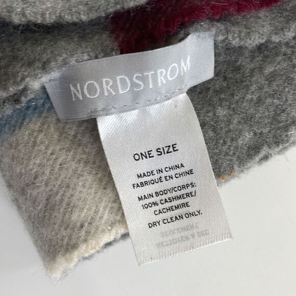 Cashmere scarf Unisex plaid, gray blue like new no smoking. Soft - Picture 6 of 6